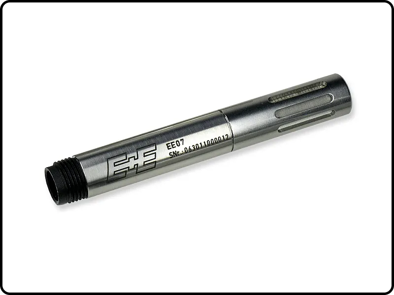 EE07 humidity and temperature probe with stainless steel enclosure